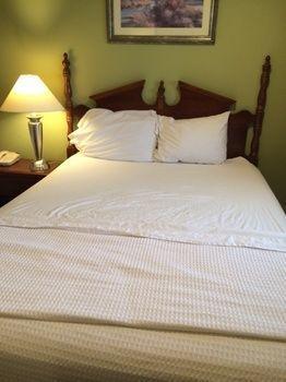 Hospitality Inn Bowmansville エクステリア 写真